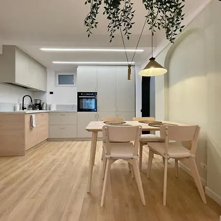 Apartment Urban Raw Next To Calea Victoriei And The Old Town