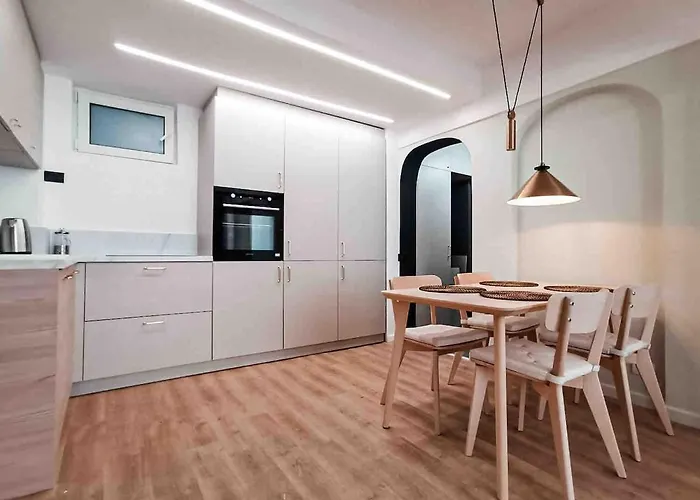 Apartment Urban Raw Next To Calea Victoriei And The Old Town